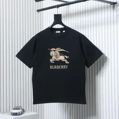 Short-sleeved T-shirt with color gradient, check pattern and logo print of a war horse - etkick reps