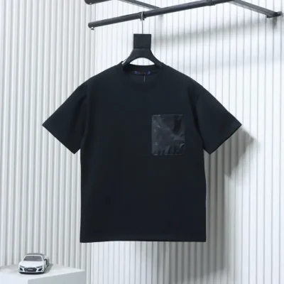 Short-sleeved T-shirt with dark monogram and pocket - etkick reps