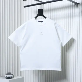 Short-sleeved shirt with embossing